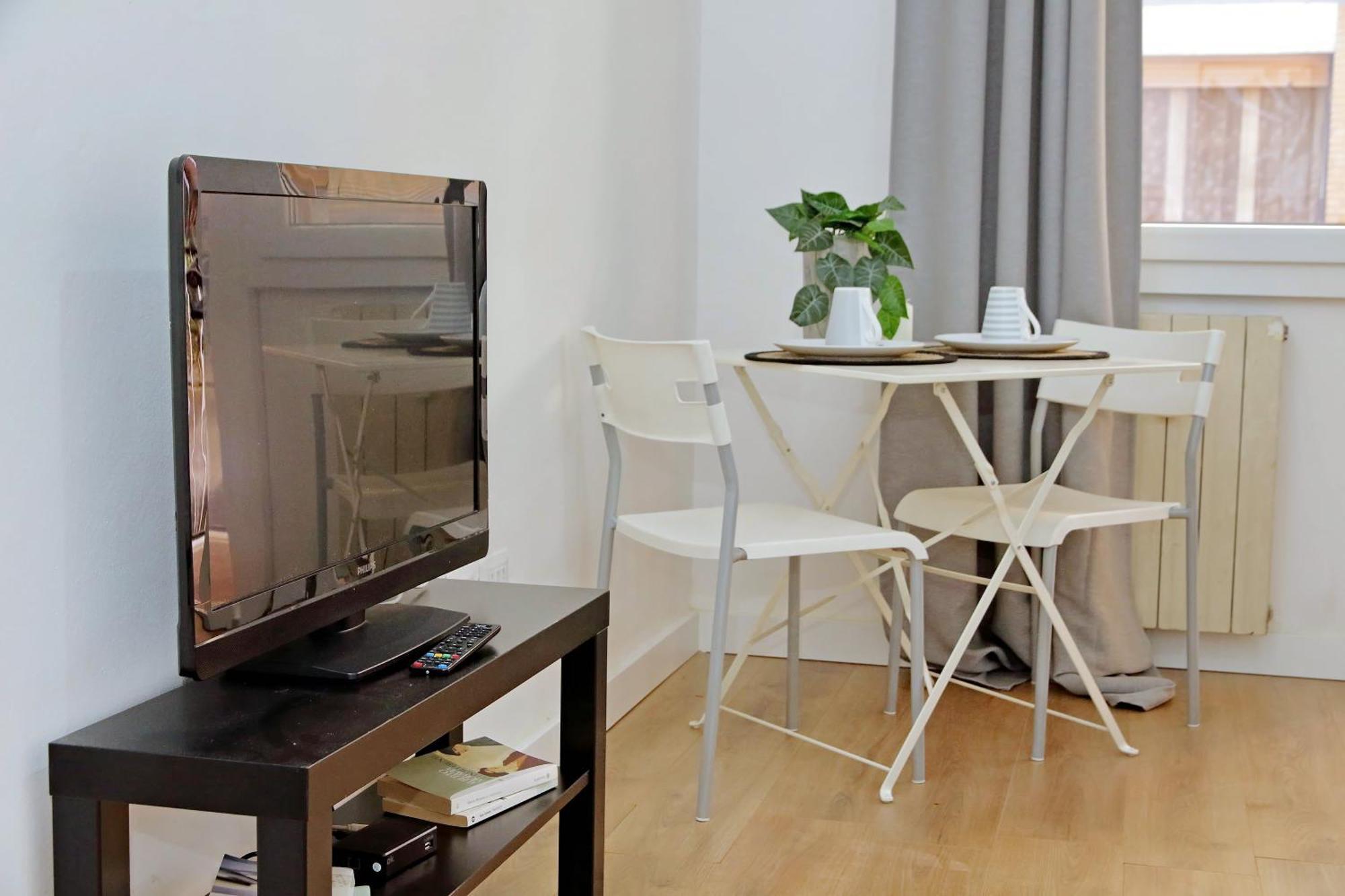 Primavera's Flat * Rom